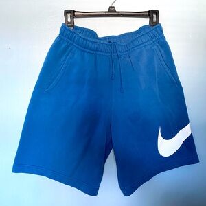 Nike Club graphic shorts in blue